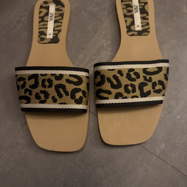 Sandales léopard Zara portées une fois taille 38