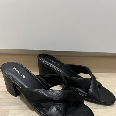 Elegante Sandalen mit Absatz Schwarz
