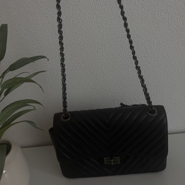 Borsa a tracolla in pelle nera