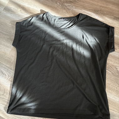 T-shirt noir pour femmes de ONLY