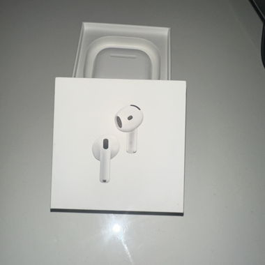 Apple AirPods 4 ANC