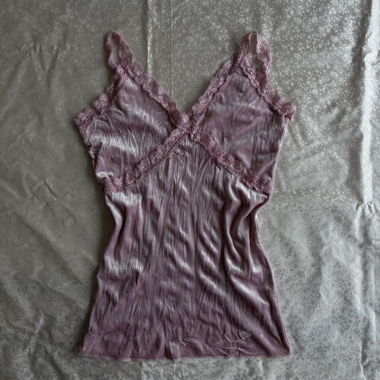 Iridescent” Made in Italy lace top