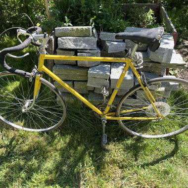Zitronengelbes Rennvelo Motobécane