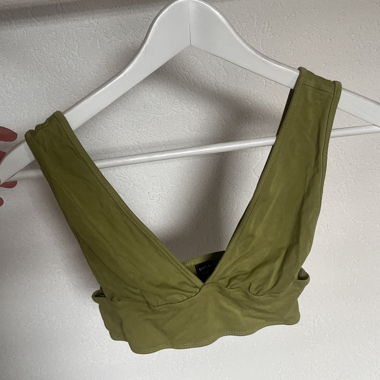 Top corto verde oliva SHEIN