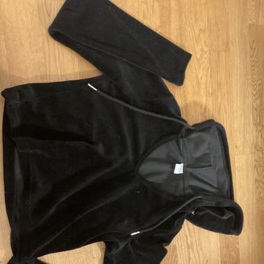 Kaputzenpullover gecroped