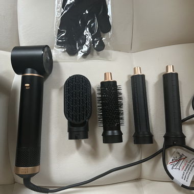 Styling hair dryer just like Dyson 