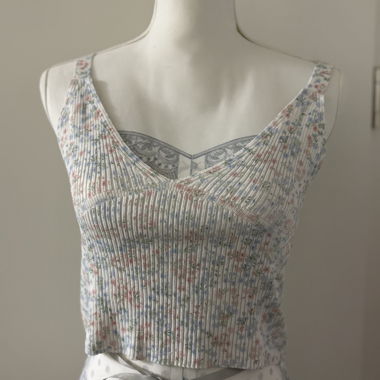Strappy top with floral pattern