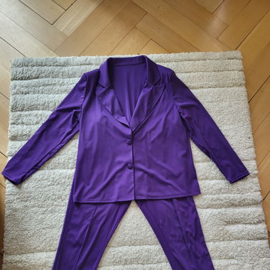 Veste et pantalon.