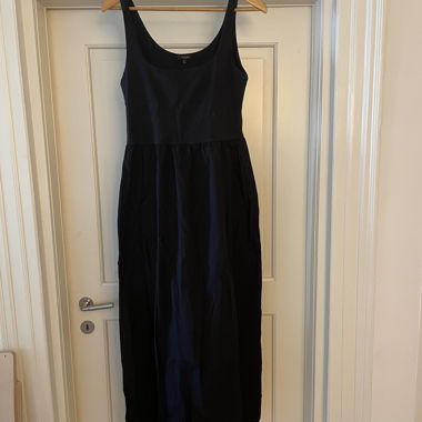 Schwarzes Maxikleid Massimo Dutti