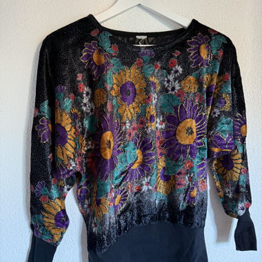 Floral top with sleeves