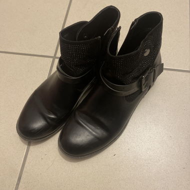 Bottines noires à boucle