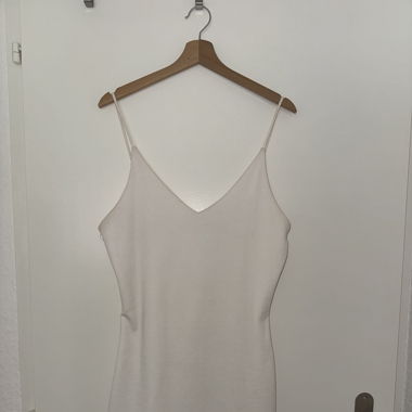 Robe blanche mi-cuisse