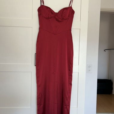 Robe rouge House of cb