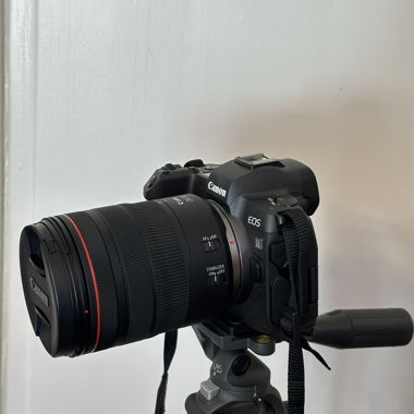 CANON EOS R fotocamera con obiettivo e accessori