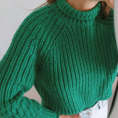 Slouchy green knitted sweater 
