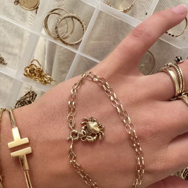 Gold bracelet 9k Gold with pendant