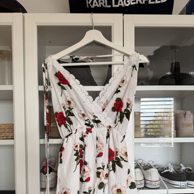Geblümter Jumpsuit