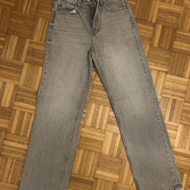 Graue Straight-Leg-Jeans
