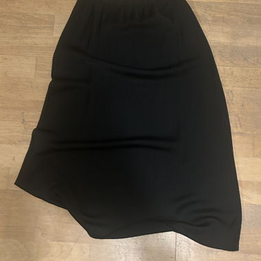 Schwarzer gerader Maxi-Rock aus Satin