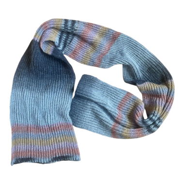 Gestreifter Strickschal