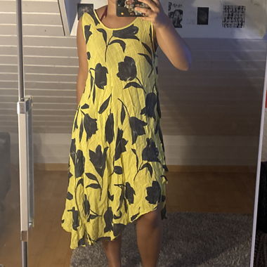 Yellow summer dress with print