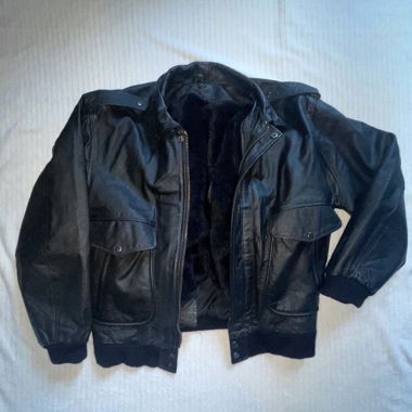 Blouson aviateur en cuir noir doublé