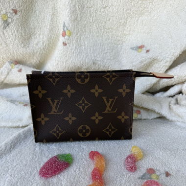 Louis Vuitton Pochette 15