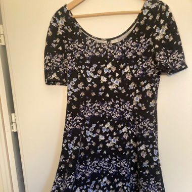 H&M Blumenkleid
