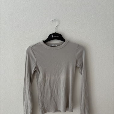 Graues T-shirt