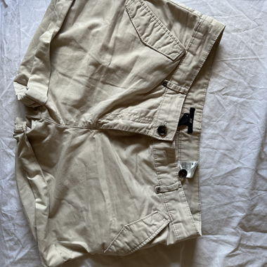 Short beige