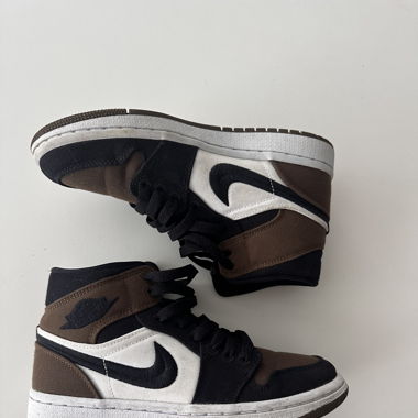 AIR JORDAN 1 MID SE