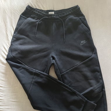 Nike Tech Noir