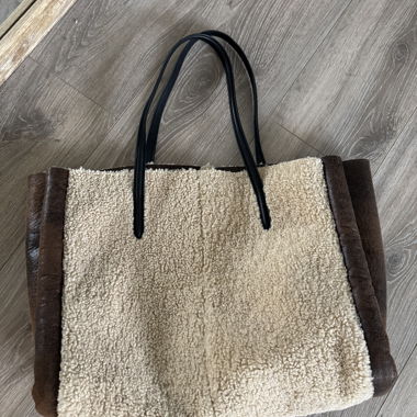 Shopper aus zweifarbigem Teddy