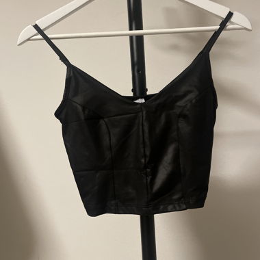 Crop Top in Lederoptik