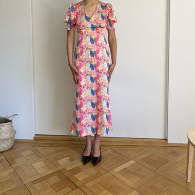 Pink midi dress with puff sleeves