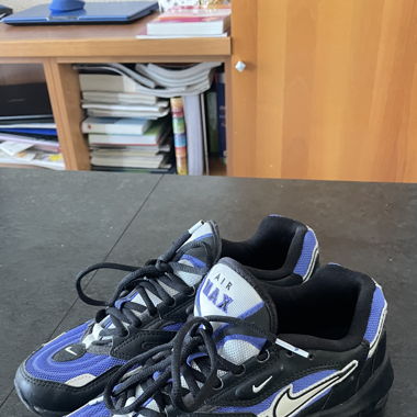 Nike bleue noire 42,5