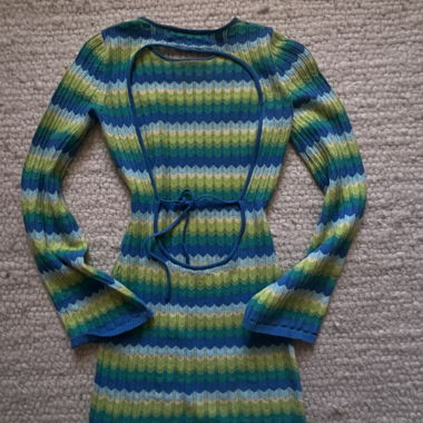 Vestito maglione a righe Bershka