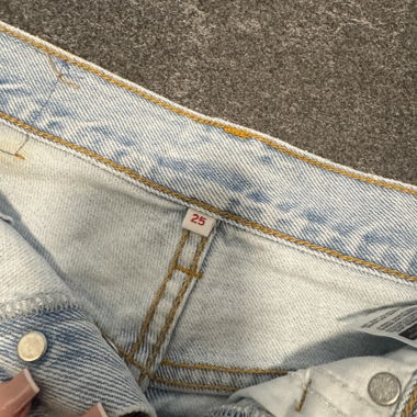 Levi’s Jeansshorts hellblau Grösse 25