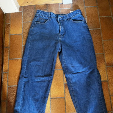 Mom Jeans perfekt für kleine Frauen
