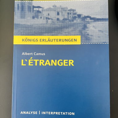 Royal Explanation L‘Étranger