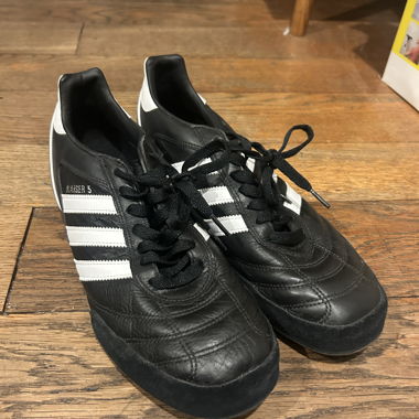Chaussures Adidas Kaiser 5