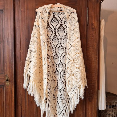 Shoulder scarf