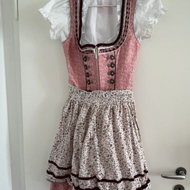 Dirndl set with blouse and apron