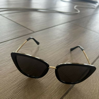 Lunettes de soleil jamais portées