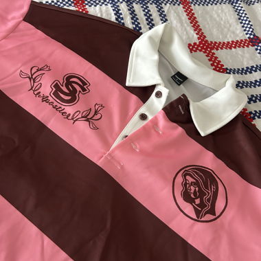 Gestreiftes Polo in Rosa und Bordeaux