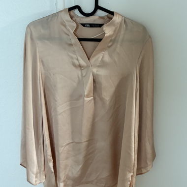 Blusa Zara beige/oro in raso