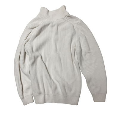 Weisser Strickpullover mit Zip