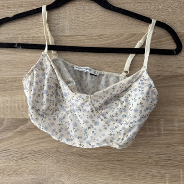 Crop-top fleuri de Stradivarius