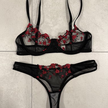 Set di lingerie in pizzo nero S