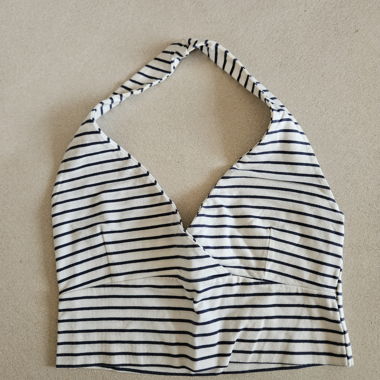 Top neckholder a righe blu e bianche